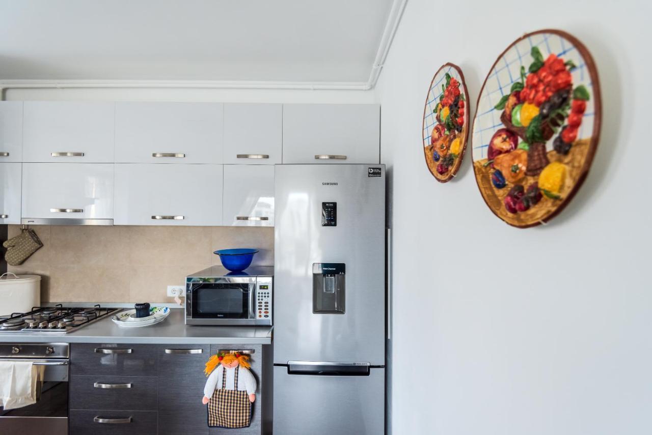 Lovely Chic Studio, On A Beautiful Promenade Apartment Brasov Exterior photo