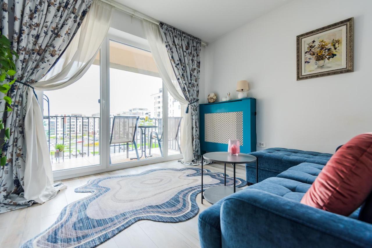 Lovely Chic Studio, On A Beautiful Promenade Apartment Brasov Exterior photo