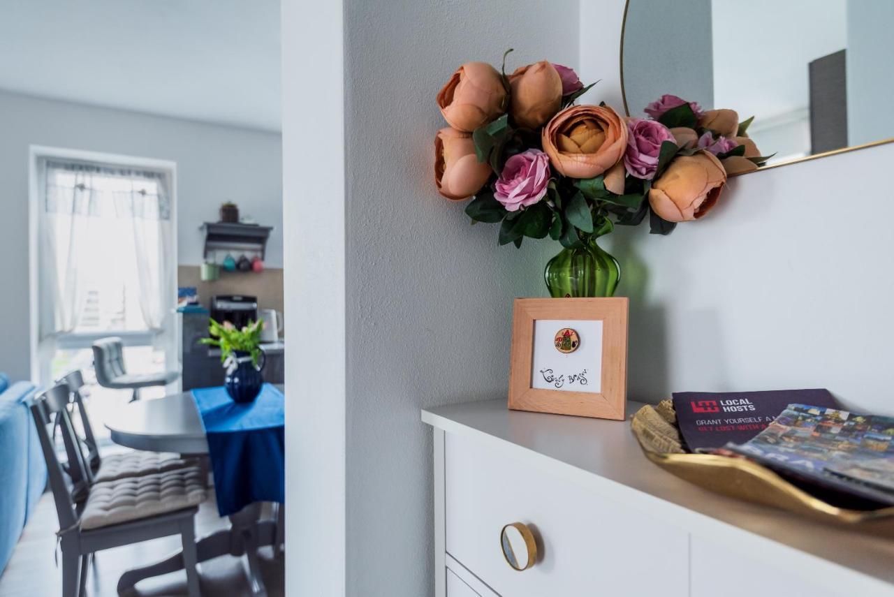 Lovely Chic Studio, On A Beautiful Promenade Apartment Brasov Exterior photo